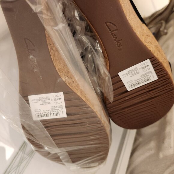 Clarks Annnadel Eirwyn Black Nubuck Wedge sandals. NIB. Size 12 Wide - Picture 7 of 9